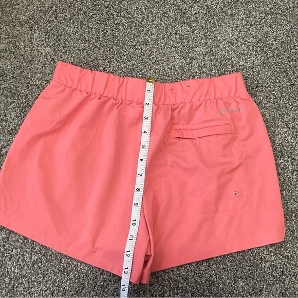 Women’s Columbia sportswear shorts. Size medium. - Picture 6 of 8